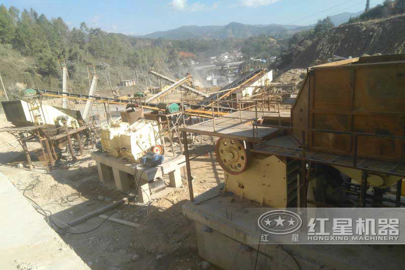 河北邢臺(tái)石灰石砂石料生產(chǎn)現(xiàn)場(chǎng) 河北邢臺(tái)石灰石砂石料生產(chǎn)現(xiàn)場(chǎng)