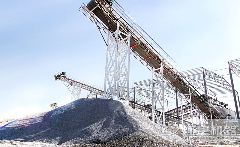 大型砂石料生產(chǎn)線現(xiàn)場(chǎng) 大型砂石料生產(chǎn)線現(xiàn)場(chǎng)