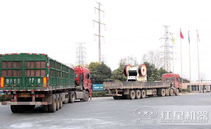 鄂式破碎機(jī)發(fā)貨 鄂式破碎機(jī)發(fā)貨